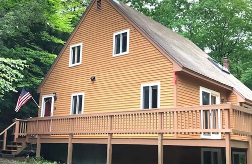 Bartlett Ski Chalet | Two Minutes to Bear Peak at Attitash. Hiking and Skiing near by!