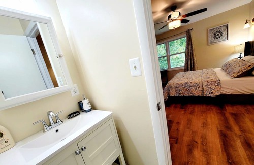 Glenarden House | Cozy & Beautiful 4brm SF Home, Fenced, Close to DC