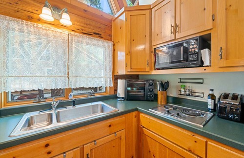 Sloat House | 5 Private Dwellings at The Lost Sierra Ranch w Fishing Ponds & 1 Mile Riverfront