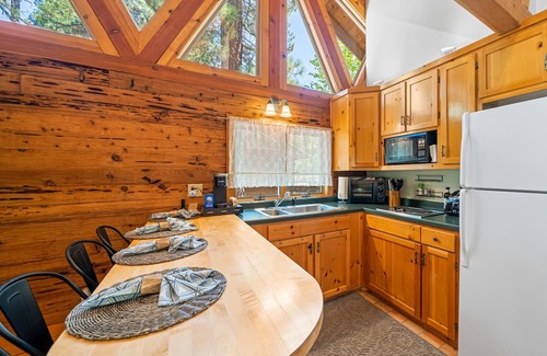 Sloat House | 5 Private Dwellings at The Lost Sierra Ranch w Fishing Ponds & 1 Mile Riverfront