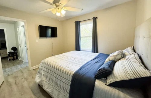 Knightdale House | 15 minutes to Raleigh beauty
