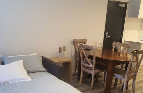 Mahurangi West Apartment | New holiday home in beautiful Orewa, Auckland - Sleeps up to 6 & Pet Friendly!