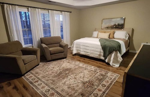 Town Center House | Beautiful newly renovated home in Marietta near everything