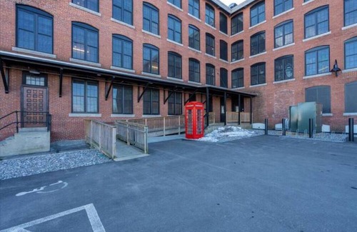 Manchester Apartment | [Pet Friendly] Industrial Manchester