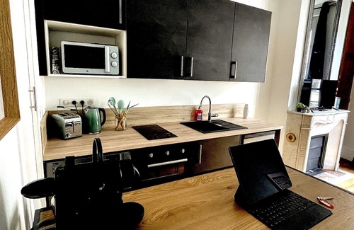 Dreux Apartment | Dreux #3 - Comfortable studio on main and pedestrian street