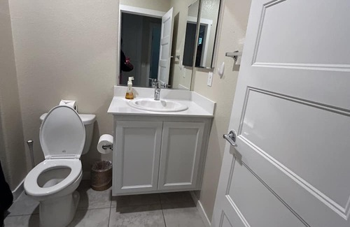 Hood House | Cheerful 3BR home in a nice quiet family community