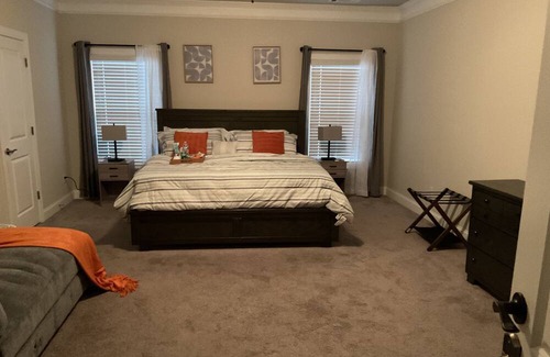 Buford House | Beautiful cozy 3 bedroom delight for relaxation with string Wi-Fi