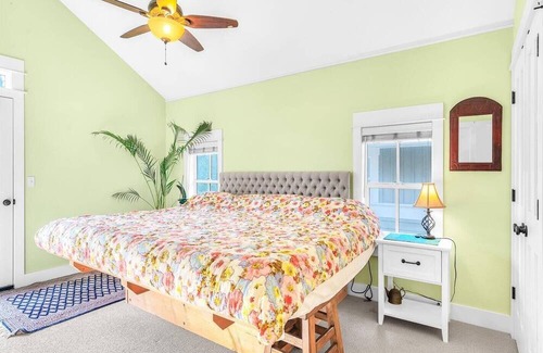 Olivia Beach House | Olivia Beach Ms. B Haven -2B/2.5