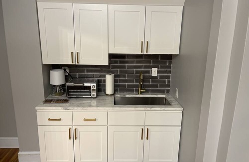 Bethlehem Apartment | Beautiful renovated studio on Historic Bethlehem’s Main Street
