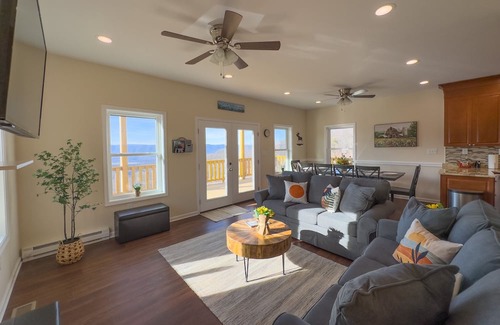 Rileyville House | New -Shenandoah-HotTub-PetFriendly-Secluded-Sleep 12