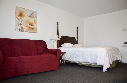 Saskatoon House | Cozy Standard Single Suites
