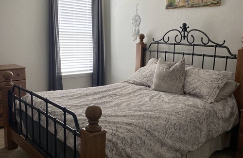 Medina Valley House | SA-staycation: you’re home away from home. 10- 15minutes from LAB and Sea World