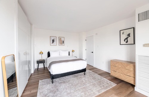 Landmark Apartment | Trendy Landmark 2BR w/ Pool, nr Shopping & Restaurants, by Blueground