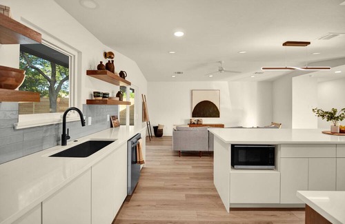 North Austin Civic Association House | Gorgeous and Peaceful Brand New Remodeled Home near Domain and Q2 Soccer Stadium