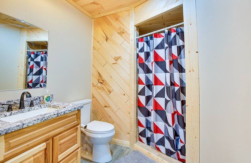 Cadillac Cabin | Michigan Retreat w/ Fire Pit & Grill, Near Lakes!