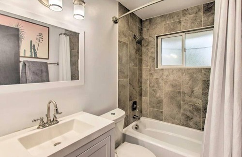 South Westminster House | Stylish Retreat - Close to Mtns!