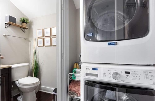 Merion Village House | Village View: Elegant Comfort near German Village