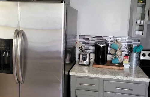 Goose Creek House | Pet Friendly 2 bedroom home