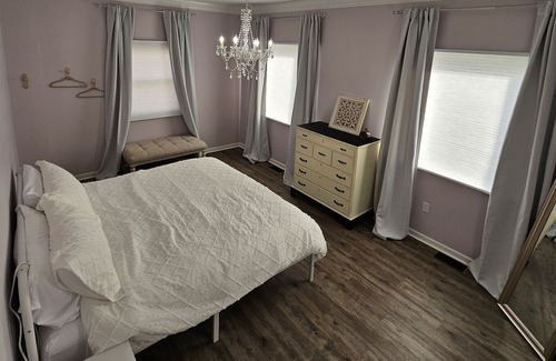 Holly Apartment | Conductors Quarters - Chic comfort with 100% accessibility