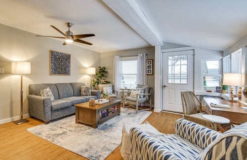 Wolcott Cottage | Cozy East Bay Cottage - Walk to Chimney Bluffs!