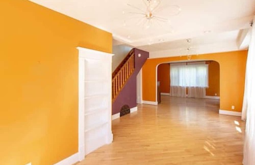 Hinton House | Air Conditioned 5-Br/3-Ba | Private Pool & Hot Tub | Pool Table & Home Theatre