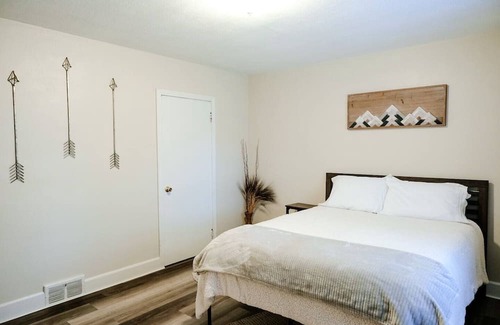 Ironwood House | Nightingale Cottage for Traveling Professionals