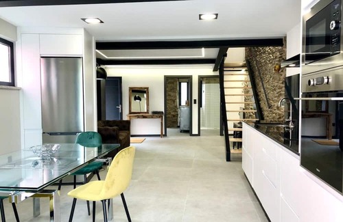 Viveiro House | The Cliffs - Port Celeiro