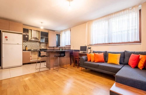 Uskudar Apartment | Comfortable Flat with Central Location in Uskudar