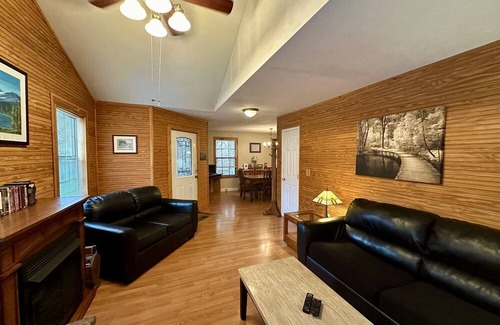 Cosby Cabin | Great Smoky Mountain's Hidden Woodland Oasis