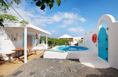 Tabayesco Apartment | Vacation Apartment 'Eco Casa Tierra' with Sea View, Private Pool and Wi-Fi