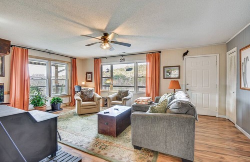 Franklin House | Pet-Friendly Otto Home - Fire Pit & Mountain Views