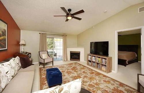 Roselawn Finance Condo | Beautifully furnished 2BR in a quiet cove in the heart of Cincinnati.