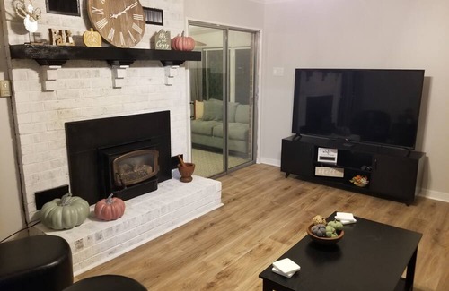 Varina House | Private Secluded Home near Airport and Downtown