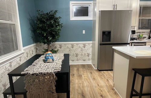 Varina House | Private Secluded Home near Airport and Downtown