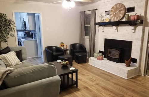 Varina House | Private Secluded Home near Airport and Downtown
