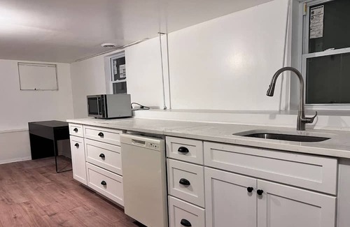 Forestview Apartment | Chic accomodation: Kitchen+Private
