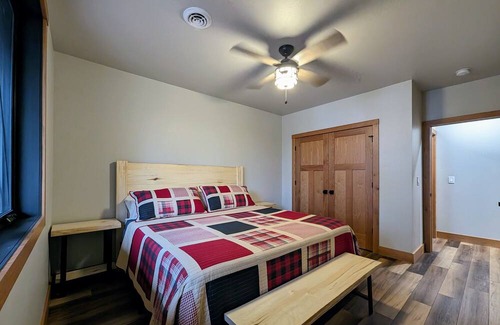 Presque Isle Cabin | Private, modern lake cabin in Wisconsin's last wilderness.