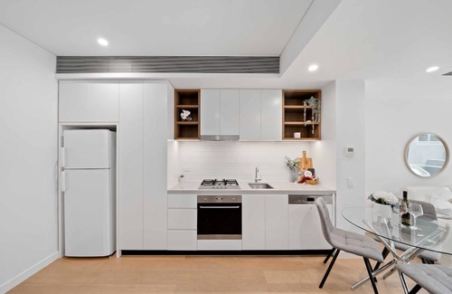 Strathfield Apartment | Ashfield 2Br steps to Shopping & Train Station