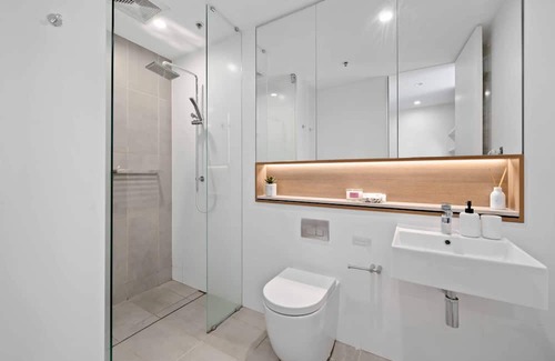 Strathfield Apartment | Ashfield 2Br steps to Shopping & Train Station