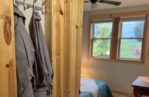 Mars Hill House | Tiny Home in Mars Hill with outdoor sauna , 15 min from downtown Asheville