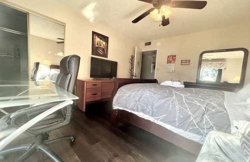 Azusa Apartment | Secluded garden at Azusa hills
