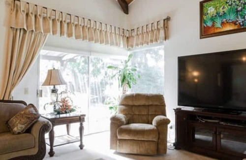 Azusa Apartment | Secluded garden at Azusa hills