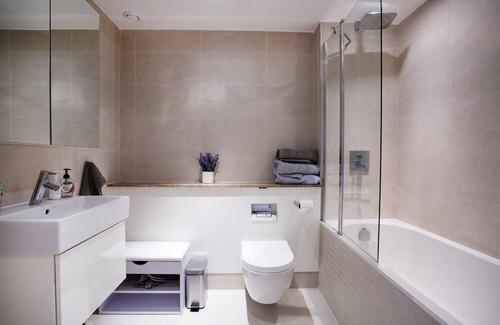 St. Helen's Apartment | Fantastic one-bed apartment in a modern development next to Portobello Road