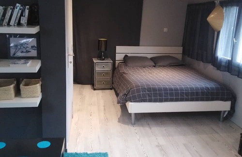 Poissy Bed & Breakfast | Grande Chambre