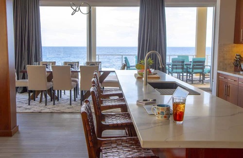 Bouvet Island House | Stunning 3 bdrm oceanfront home w/ Infinity Pool in exclusive Lighthouse Estates