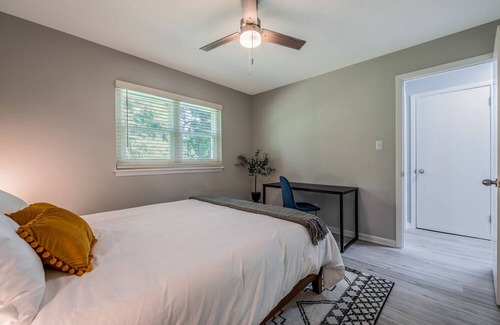 East Raleigh House | The Blue Bird, newly renovated modern home close to downtown Raleigh