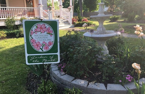 Manistee Bed & Breakfast | The Chandelier Bed & Breakfast ROOM#3