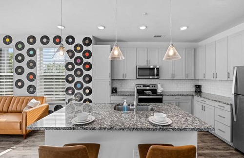 North Nashville Apartment | 9min to DT Nashville - Secluded APT!