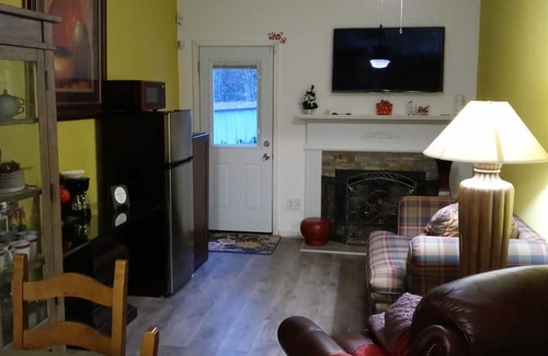 Dallas House | Dallas Oasis suite 2
