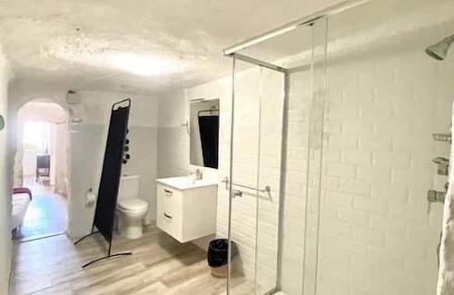 Paterna Apartment | Modern cave house in Valencia